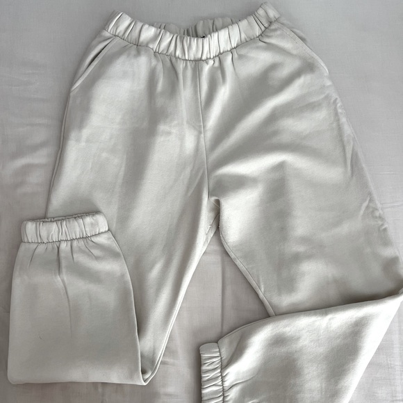 Zara - off white/cream joggers - Picture 3 of 5